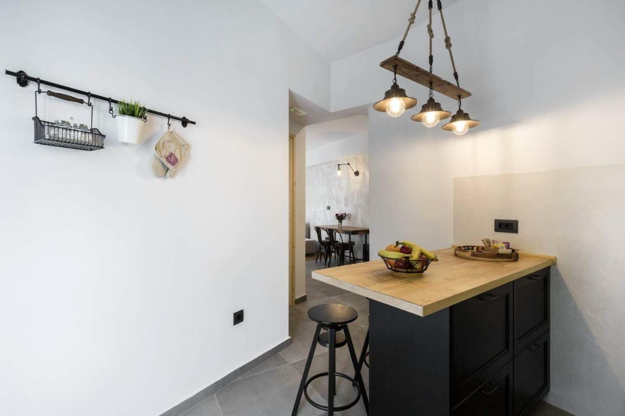 Atmospheric Apartment Near Acropolis By Cloudkeys Atenas Exterior foto